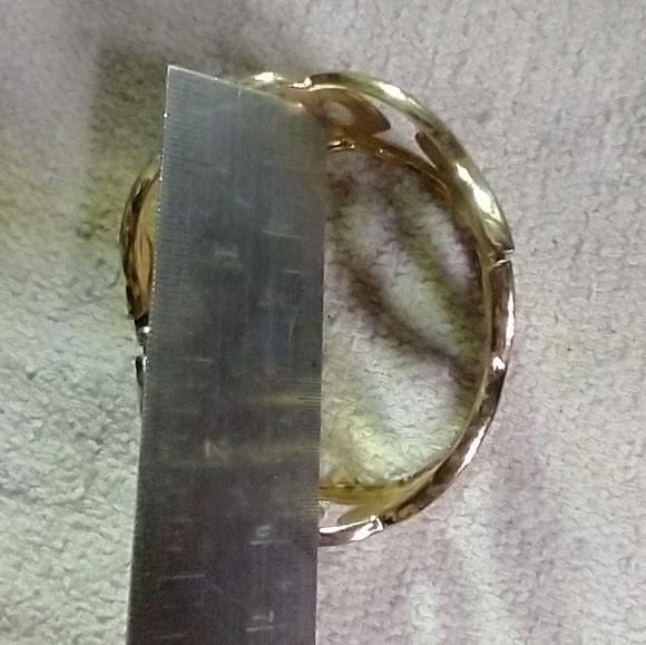 Huge goldtone hinged circles bracelet statement runway - Picture 6 of 7